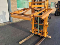 Fork lift & Fork lift truck Sicma Hefmast met kistenklem