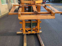 Fork lift & Fork lift truck Sicma Hefmast met kistenklem