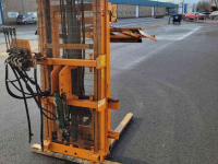 Fork lift & Fork lift truck Sicma Hefmast met kistenklem