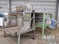 Bulk box tipper  Bunker met uitvoerband+kantelaar – complete set, Dosierbunker mit Austragsband inklusive Kistenkipper (Komplettset)