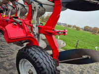 Ploughs Overum 6 schaar vario