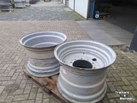 Wheels, Tyres, Rims & Dual spacers Massey Ferguson Velgen 28X20 Inch
