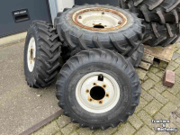 Wheels, Tyres, Rims & Dual spacers Pirelli 9.5R20