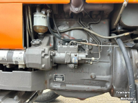 Tractor Renault 551