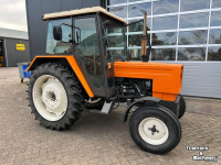 Tractor Renault 551