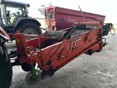 Onion harvester Holaras UM150-F - UR-135-DB Uienrooiset oogstmachines