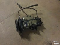 Used parts for tractors Same Brandstof pomp
