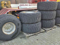 Wheels, Tyres, Rims & Dual spacers Michelin 525/65R20.5 Michelin XS op 10 gaats velg 20.5R20.5