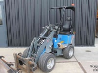 Wheelloader Giant D204SW minishovel wiellader puinriek en palletvork