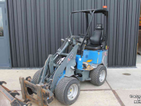 Wheelloader Giant D204SW minishovel wiellader puinriek en palletvork