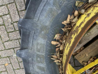 Wheels, Tyres, Rims & Dual spacers John Deere Set dubbellucht 16,9R38 draaispindel