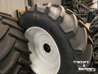 Wheels, Tyres, Rims & Dual spacers  650/65R38 Mitas wielen set Valtra