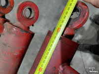 Diverse used spare-parts  Cilinders