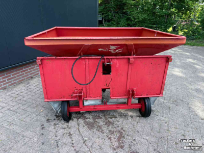 Fertilizer spreader Lely 1250 liter