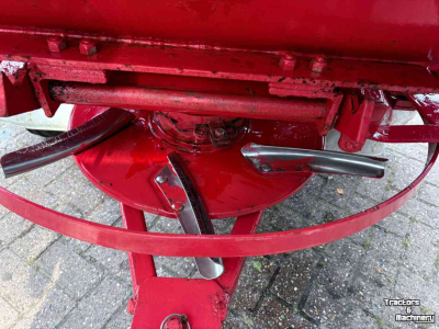 Fertilizer spreader Lely 1250 liter