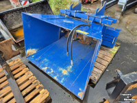 Sawdust spreader for boxes AP AS 1500 instrooibak