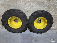 Wheels, Tyres, Rims & Dual spacers  Pirelli 420/85R24 (16,9R24) Voorwielen John Deere