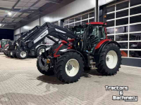 Tractor Valtra N134 Hitech met FH+PTO en voorlader!