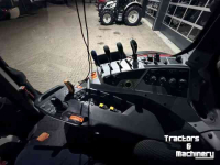 Tractor Valtra N134 Hitech met FH+PTO en voorlader!