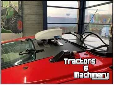 GPS steering systems and attachments Raven RTK gps systeem CR7 of CR12