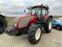 Tractor Valtra T120 tractor