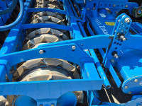Seed drill Lemken Zirkon 8/300 + Solitair 9/300 DS150