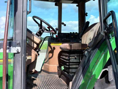 Tractor John Deere 6100