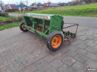 Seed drill Amazone D8/30 Super zaaimacine