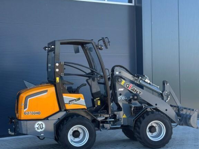 Wheelloader Giant G2700