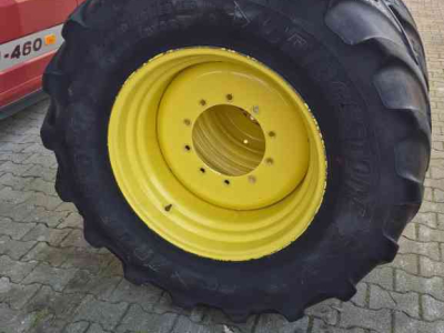 Wheels, Tyres, Rims & Dual spacers John Deere 540/65R28 banden op JD velgen