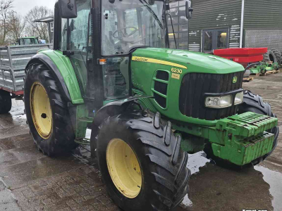 Tractor John Deere 6230