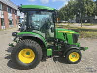 Small-track Tractor John Deere 4066R