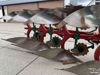 Ploughs Kverneland EG100-300-28 4 schaar