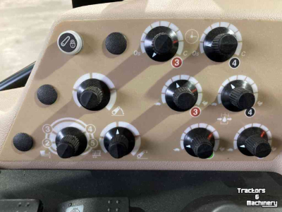 Small-track Tractor Massey Ferguson 3 V 95 Dyna 2 Fruit Fruitteelt smalspoor