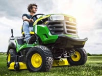 Ride-on mower John Deere zitmaaiers