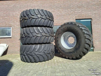 Wheels, Tyres, Rims & Dual spacers Vredestein Nieuwe Vredestein Flotation trac 650/65R26.5 kipper/kieper/dumper banden op velg 650/55R26.5