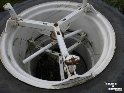 Wheels, Tyres, Rims & Dual spacers Molcon 13.6x28