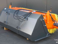 Sweeper Hofstede Bakveegmachine frontlader shovel bak veegmachine compact