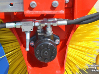 Sweeper Qmac VEEGMACHINE ZIJBORSTEL 600