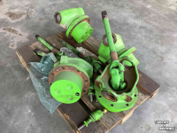 Diverse used spare-parts Merlo 4x Merlo RRE 4.8 eindvertraging plus aandrijfas