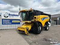 Combine New Holland CX 820