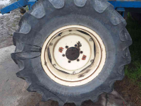 Wheels, Tyres, Rims & Dual spacers BKT 380/85R24