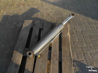 Diverse used spare-parts Giant 451 hefcilinder