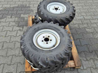 Wheels, Tyres, Rims & Dual spacers BKT 4x BKT 7.00-12 met velg