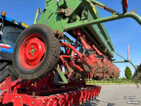 Seed drill Lely Terra Rotorkopeg met Hassia DU 100 zaaimachine