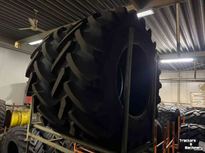 Wheels, Tyres, Rims & Dual spacers Vredestein 710/75R42