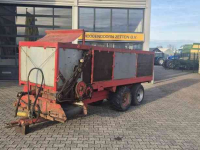 Manure spreader  Compoststrooier voor fruitteelt