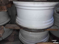 Wheels, Tyres, Rims & Dual spacers Valtra velgen DW18x38  8-gaats
