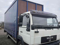 Truck MAN LE 8. 140 vrachtwagen