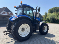 Tractor New Holland T7.210 AutoCommand. Fronthef, Vooras vering. 40km eco
